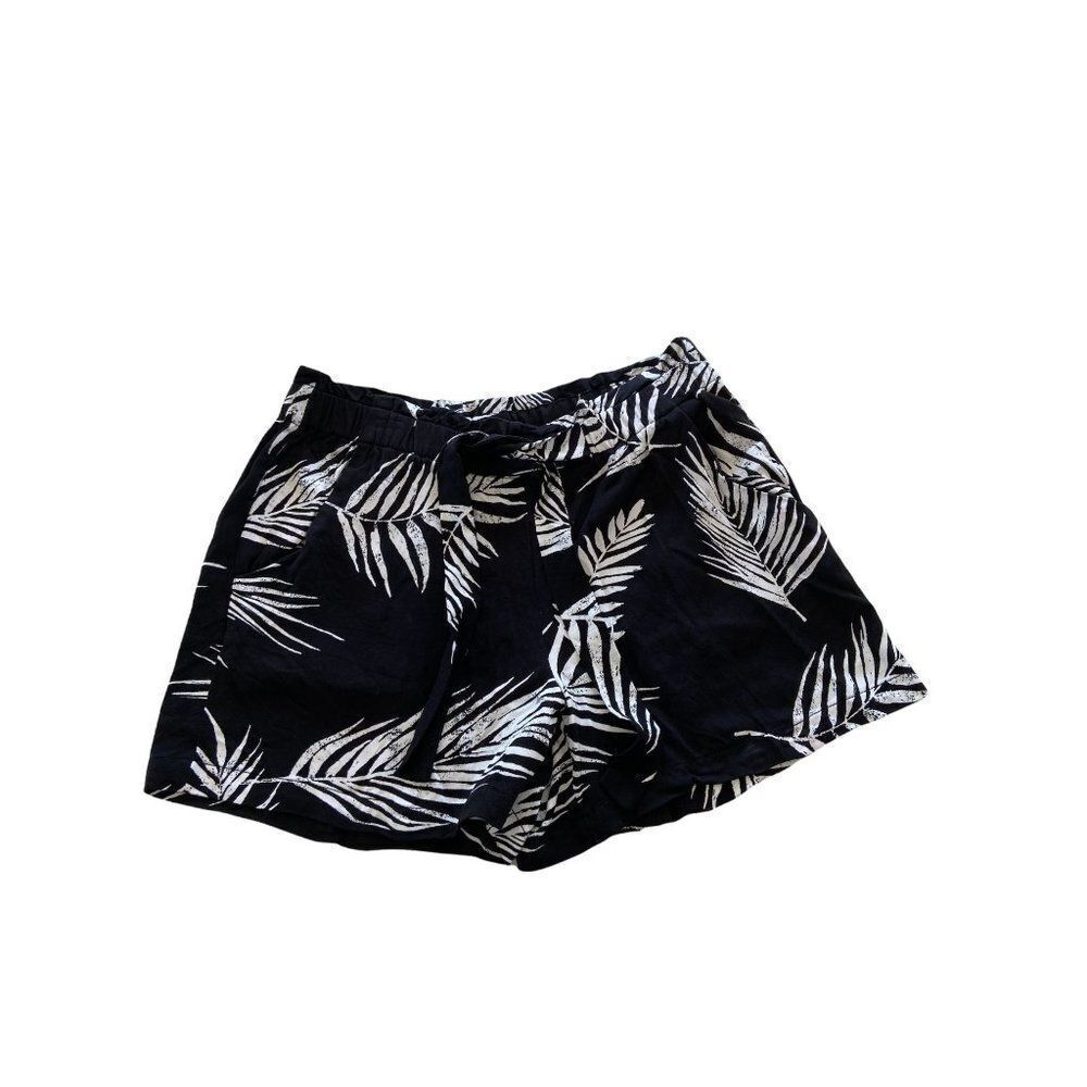 Maurices Black and White Shorts (Size M)